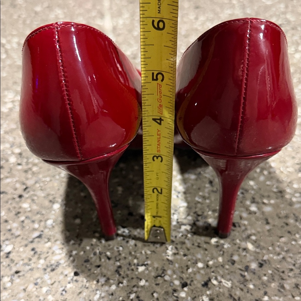 Jessica Simpson Red Patent Round Toe Heels - Picture 9 of 14